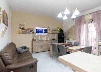 Sala da pranzo - Villa via francia
 
18, Belpasso - foto 11