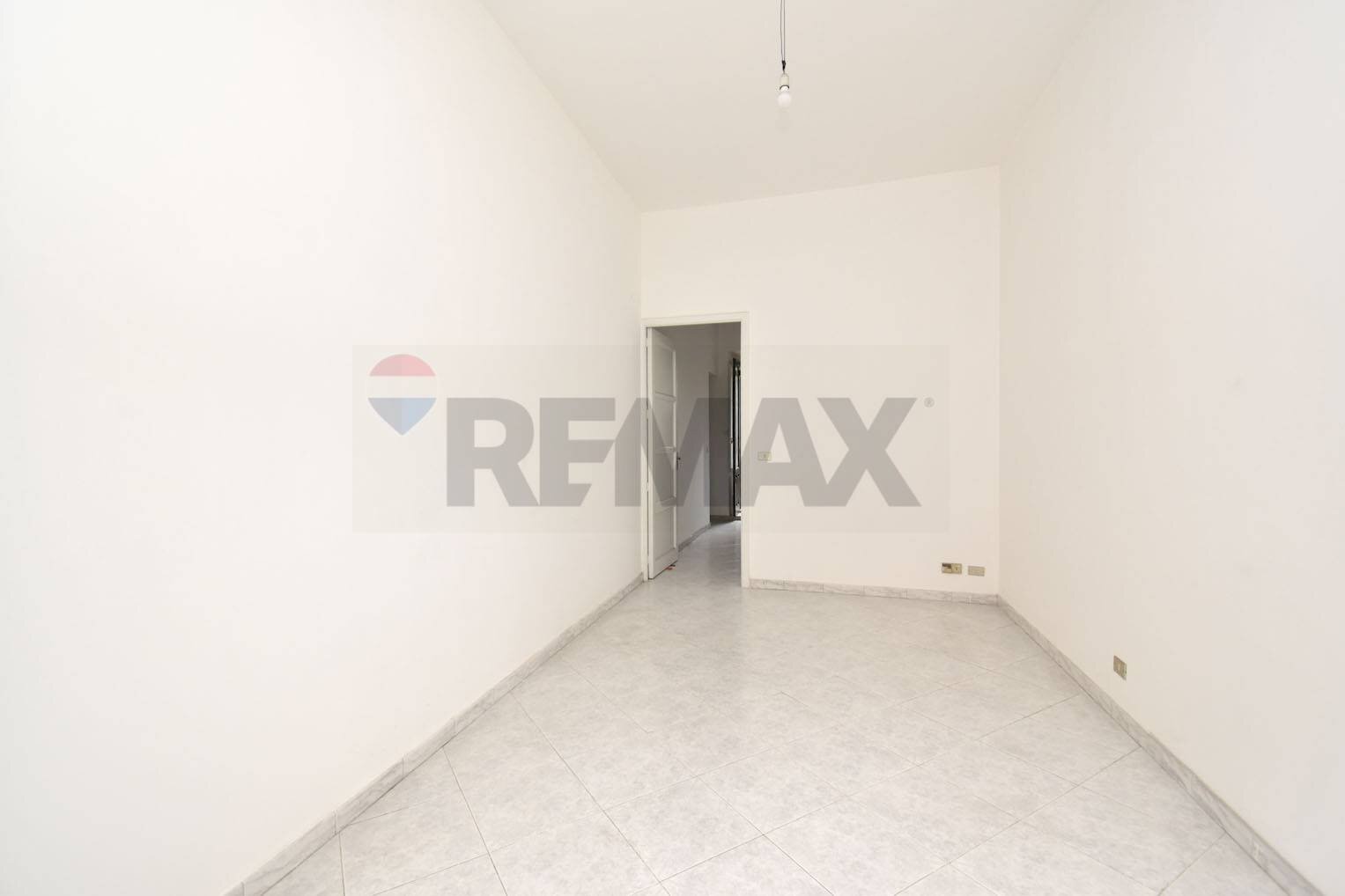 Stanza vuota - Ufficio VIA VITTORIO EMANUELE III
 
112, Santa Venerina - foto 1