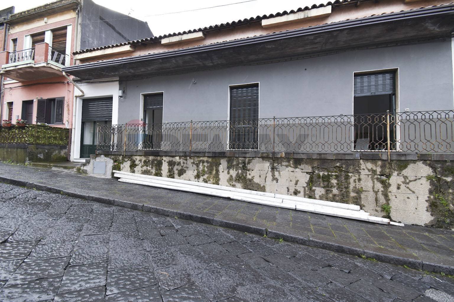 Casa all\'aperto - Ufficio VIA VITTORIO EMANUELE III
 
112, Santa Venerina - foto 1