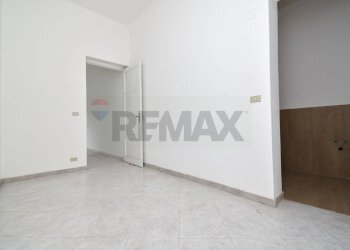 Stanza vuota - Office VIA VITTORIO EMANUELE III
 
112, Santa Venerina - photo 4