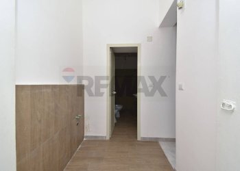 Hall / corridoio - Office VIA VITTORIO EMANUELE III
 
112, Santa Venerina - photo 6