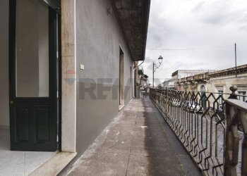 Balcone - Office VIA VITTORIO EMANUELE III
 
112, Santa Venerina - photo 11