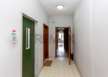 Hall / corridoio - Appartamento VIA CERERE
 
4, Lentini - foto 8