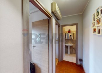 Hall / corridoio - Three-room apartment Via Ippolito Nievo
 
1, Melzo - photo 9