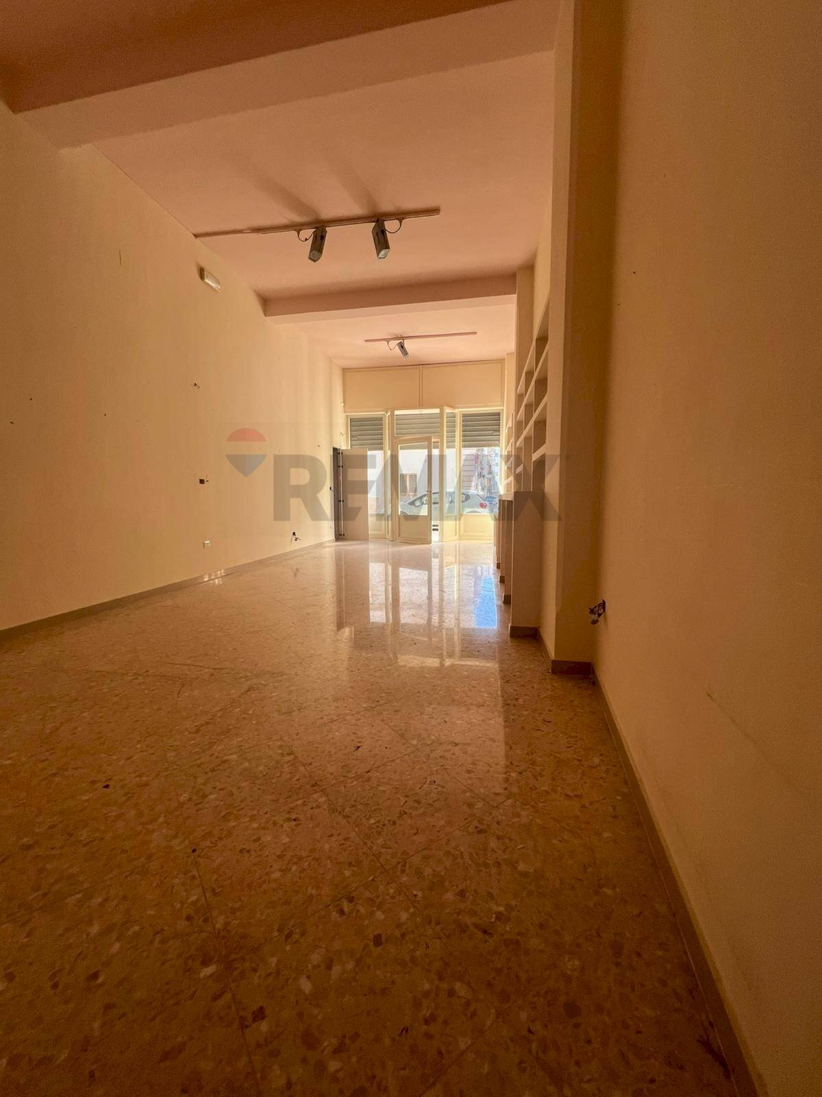 Stanza vuota - Locale Commerciale Triggiano - foto 3