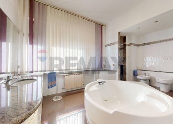 Bagno - Semi-detached house Via Del Tempo Libero, Perugia - photo 20