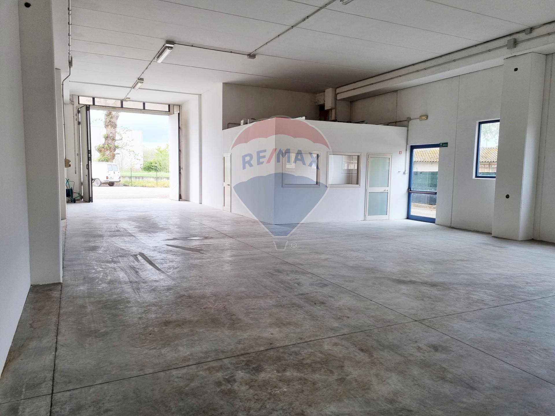 Parcheggio - Locale Commerciale Via dell'Artigianato
 
14, Deruta - foto 3