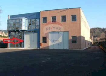 Edificio all\'aperto - Locale Commerciale Via dell'Artigianato
 
14, Deruta - foto 1