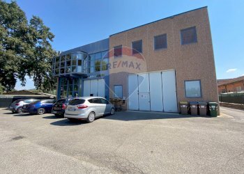 Edificio all\'aperto - Locale Commerciale Via dell'Artigianato
 
14, Deruta - foto 8