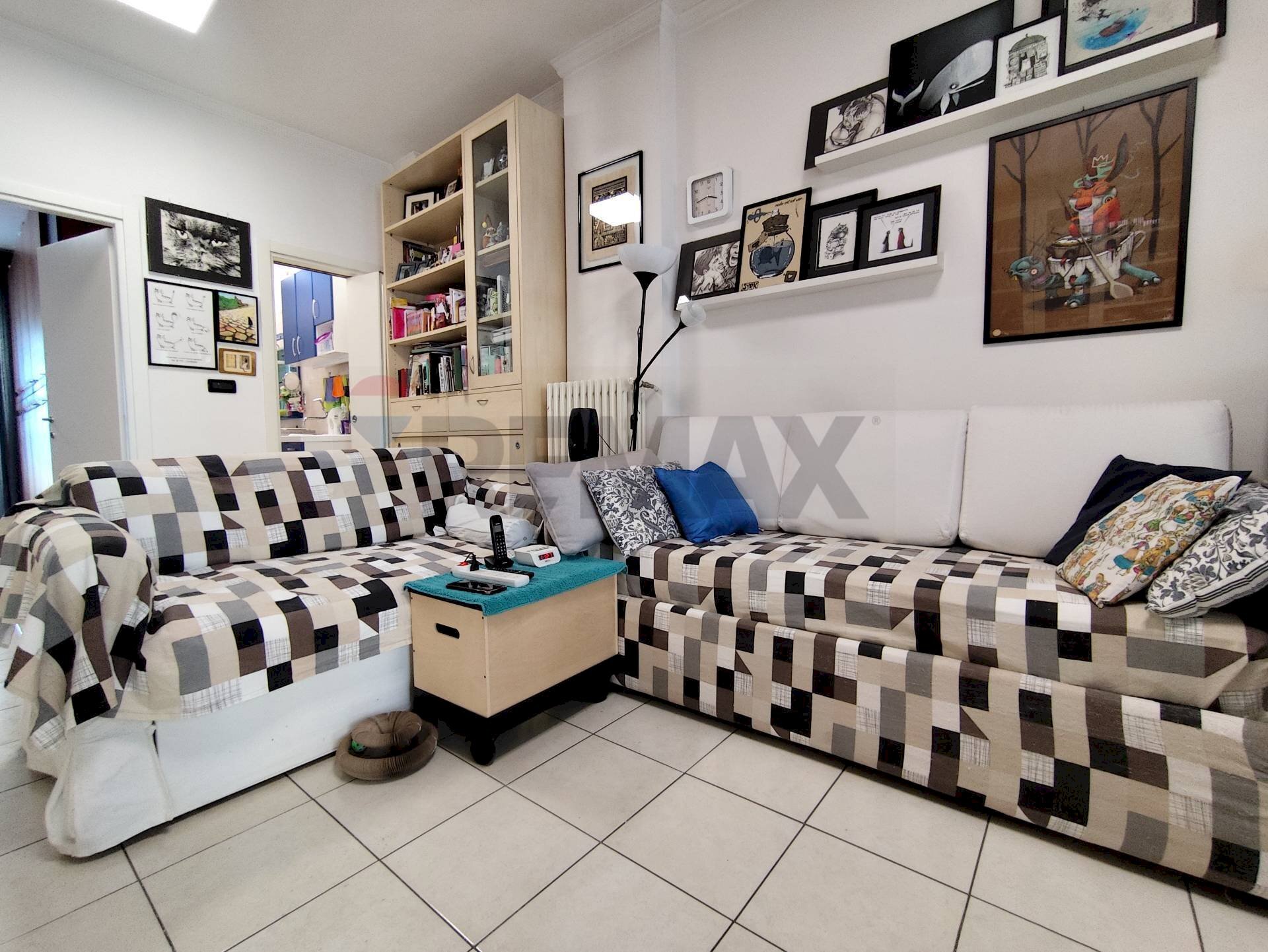 Soggiorno - Two-room apartment Via Villafranca Piemonte
 
6, Torino - photo 1