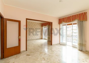 Stanza vuota - Appartamento via sgroppillo
 
7, San Gregorio di Catania - foto 4