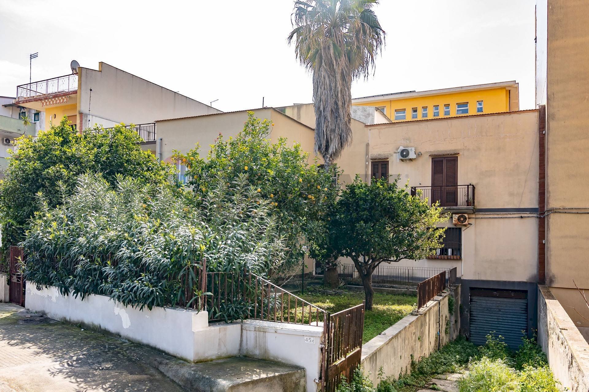 Edificio all\'aperto - Quadrilocale Via Maria Politi Laudien
 
45, Siracusa - foto 1