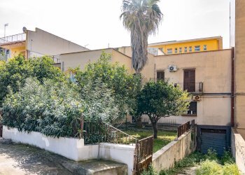 Edificio all\'aperto - Quadrilocale Via Maria Politi Laudien
 
45, Siracusa - foto 1