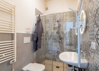 Bagno - Quadrilocale Via Maria Politi Laudien
 
45, Siracusa - foto 13