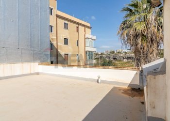 Terrazza - Quadrilocale Via Maria Politi Laudien
 
45, Siracusa - foto 24