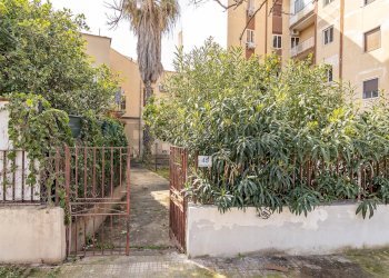 Edificio all\'aperto - Quadrilocale Via Maria Politi Laudien
 
45, Siracusa - foto 27