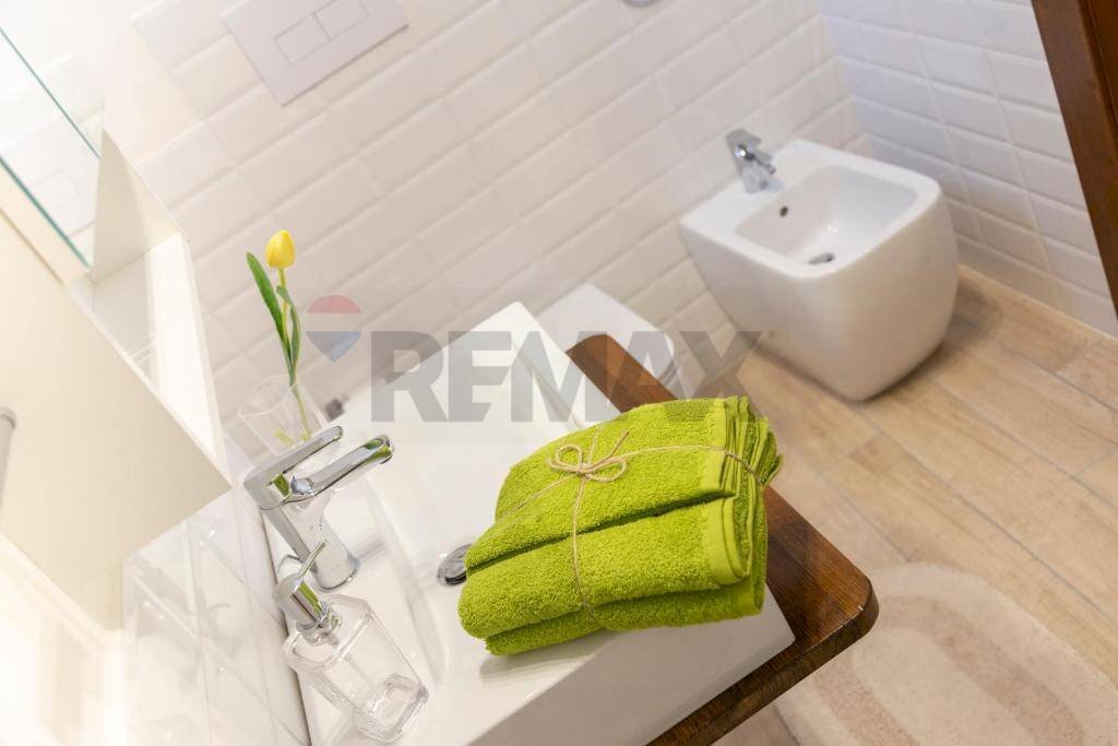 Bagno - Independent house via G. Garibaldi
 
80-82, Palazzolo Acreide - photo 2