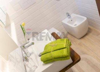 Bagno - Independent house via G. Garibaldi
 
80-82, Palazzolo Acreide - photo 2