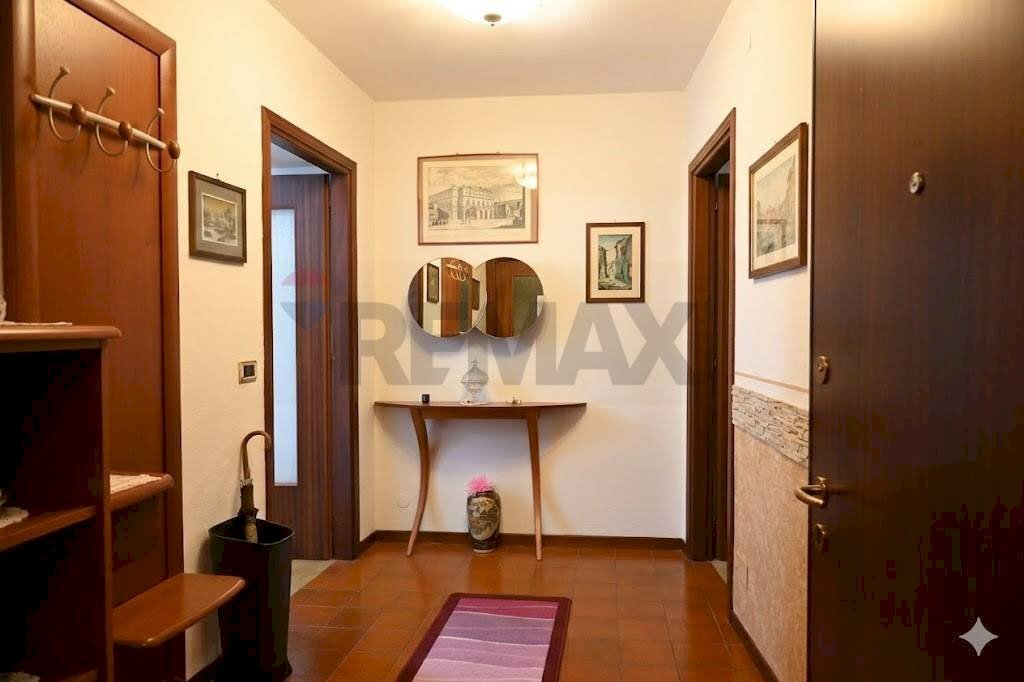 Ingresso - Trilocale VIA RONCAGLIA ENTRO
76, San Giovanni Bianco - foto 2