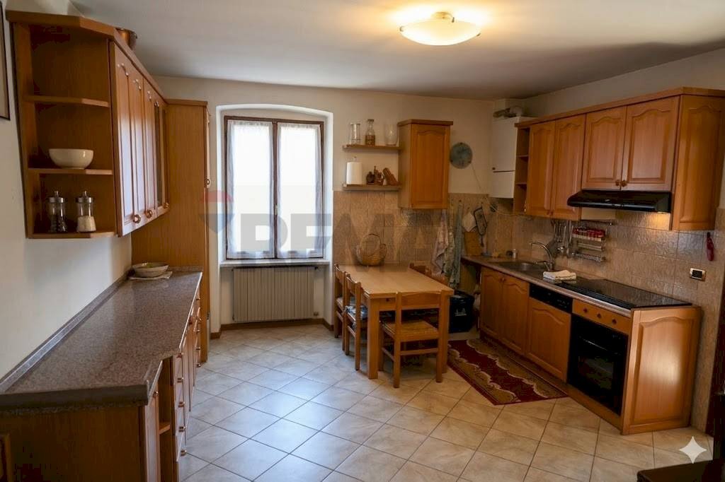 Cucina - Three-room apartment VIA RONCAGLIA ENTRO
 
76, San Giovanni Bianco - photo 1