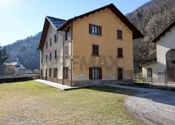 Edificio all\'aperto - Trilocale VIA RONCAGLIA ENTRO
 
76, San Giovanni Bianco - foto 1