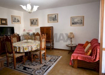 Salotto - Trilocale VIA RONCAGLIA ENTRO
 
76, San Giovanni Bianco - foto 3