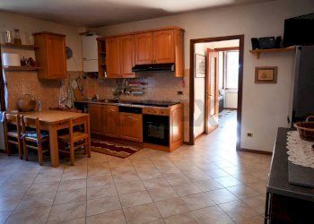 Cucina - Trilocale VIA RONCAGLIA ENTRO
 
76, San Giovanni Bianco - foto 6