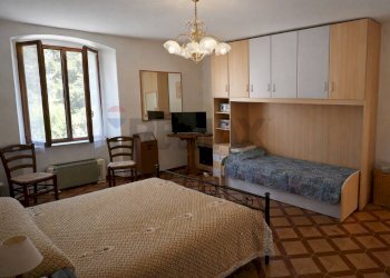 Camera / camera da letto - Trilocale VIA RONCAGLIA ENTRO
 
76, San Giovanni Bianco - foto 7