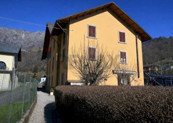 Edificio all\'aperto - Trilocale VIA RONCAGLIA ENTRO
 
76, San Giovanni Bianco - foto 12