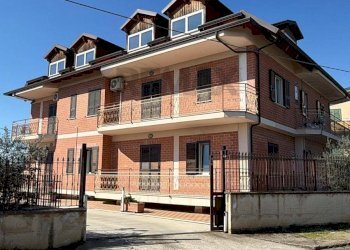 Edificio all\'aperto - Independent house Via IV Novembre
 
236, Carinola - photo 1