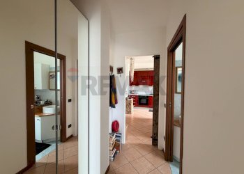 Hall / corridoio - Two-room apartment VIA TURATI
 
2, Solbiate Olona - photo 19