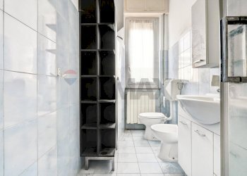 Bagno - Bilocale via Varesina
43, Jerago con Orago - foto 9