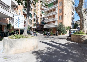 Edificio all\'aperto - Trilocale Corso Amedeo Di Savoia Duca D'aosta
 
210, Napoli - foto 1