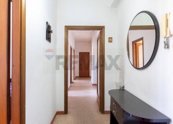 Hall / corridoio - Trilocale Corso Amedeo Di Savoia Duca D'aosta
 
210, Napoli - foto 4