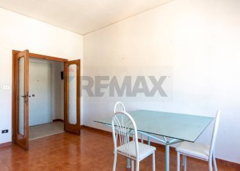 Sala da pranzo - Trilocale Corso Amedeo Di Savoia Duca D'aosta
 
210, Napoli - foto 7