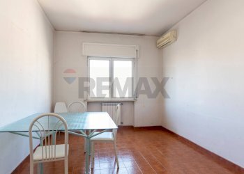 Sala da pranzo - Trilocale Corso Amedeo Di Savoia Duca D'aosta
 
210, Napoli - foto 9