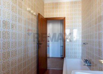 Bagno - Trilocale Corso Amedeo Di Savoia Duca D'aosta
 
210, Napoli - foto 13