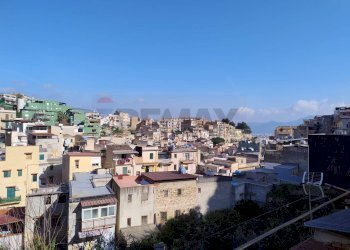 Edificio all\'aperto - Trilocale Cortile Pilieri
 
9, Palermo - foto 1