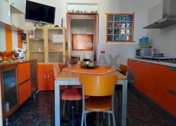 Sala da pranzo - Trilocale Cortile Pilieri
 
9, Palermo - foto 6