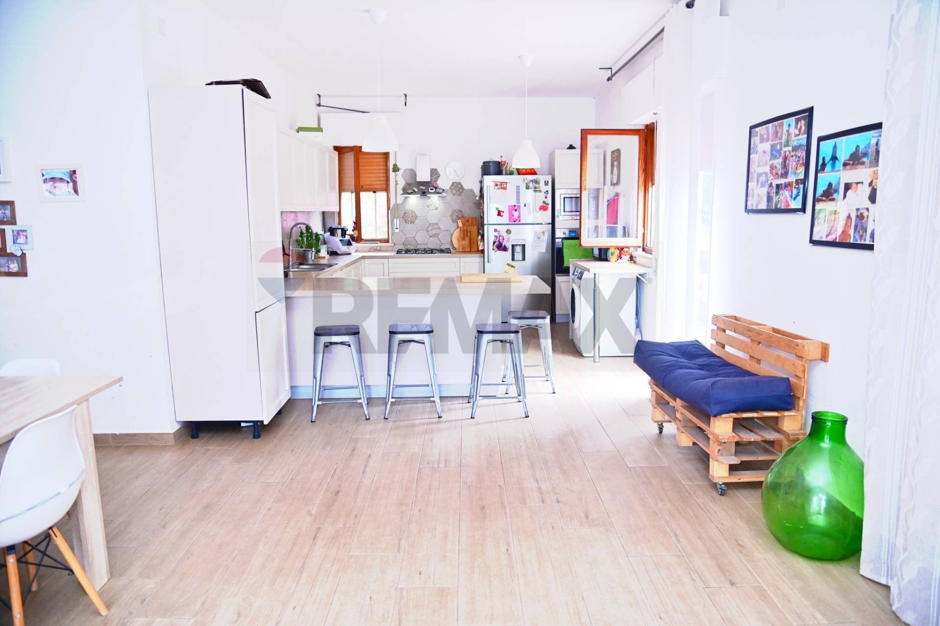 Sala da pranzo - Casa semi indipendente via del Nocciolo
 
3 A, Carini - foto 2