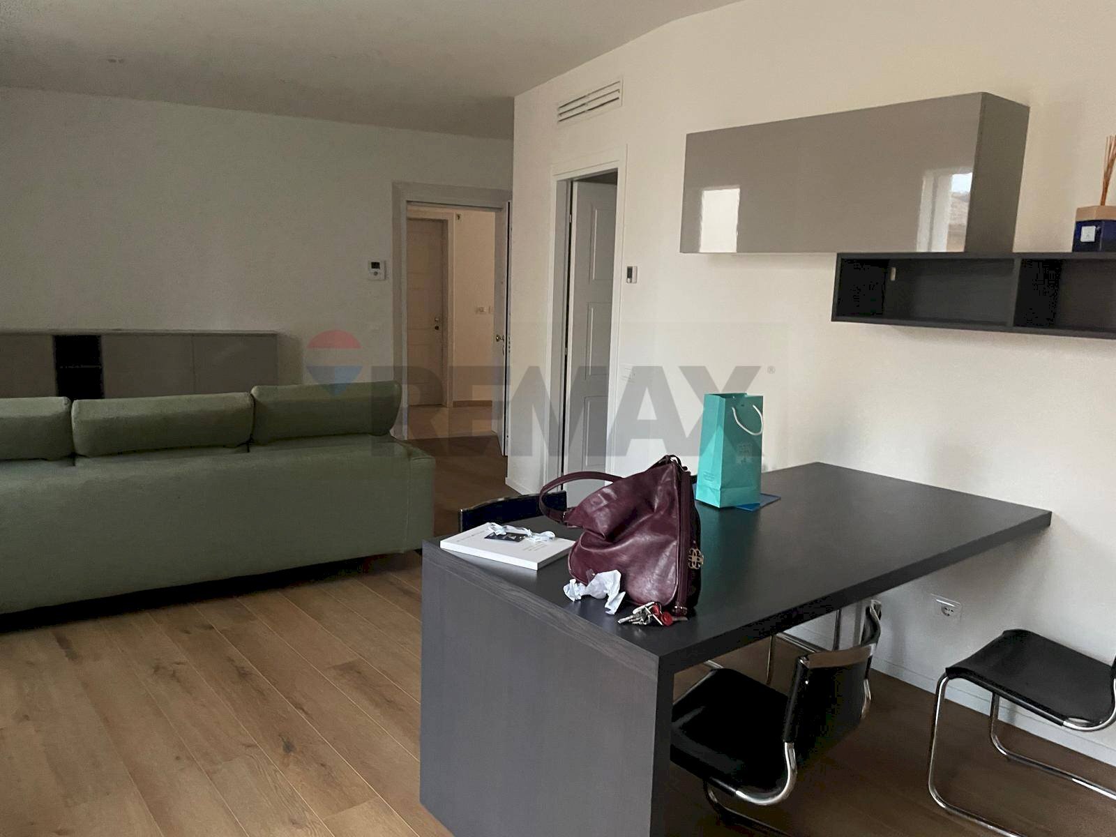 Sala da pranzo - Bilocale via Crispi
 
3, Reggio nell'Emilia - foto 2