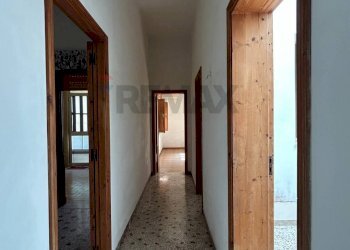 Hall / corridoio - Independent house VIA ANDROMACA
 
6, Trapani - photo 24