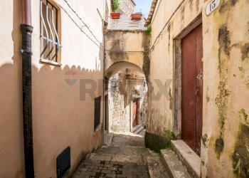 Edificio all\'aperto - Casa indipendente Via Salita Ventimiglia
 
6, Ragusa - foto 27