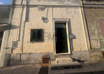 Edificio all\'aperto - Casa indipendente Via Martiri della Resistenza
 
5, Torre Santa Susanna - foto 1