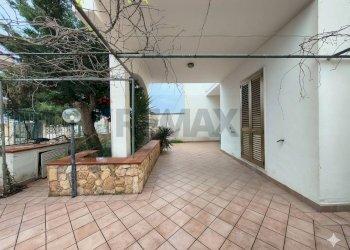 Terrazza - Casa indipendente Via A.J. Ayer 1, Porto Cesareo - foto 1