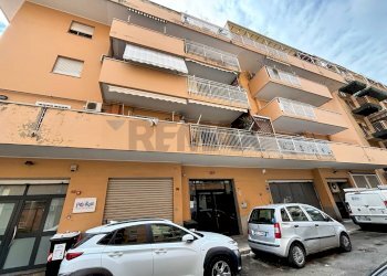 Edificio all\'aperto - Quadrilocale Via Pietro Villasevaglios
 
18, Palermo - foto 1