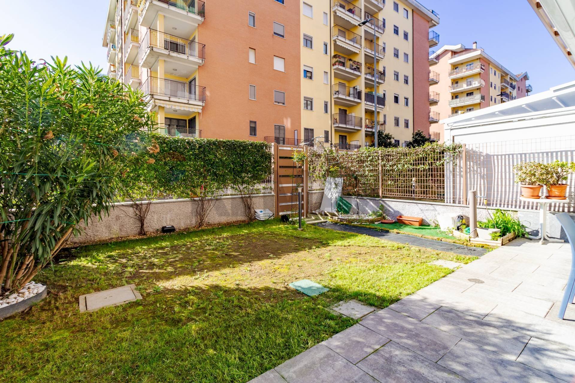 Edificio all\'aperto - Two-room apartment Via Guido Da Velate
 
4, Milano - photo 2