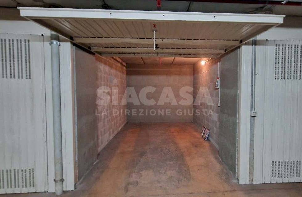 Foto 1 - Magazzino via tonale
 
1, Vimercate - foto 1