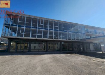 Foto 1 - Locale Commerciale viale venezia giulia, Cormons - foto 1