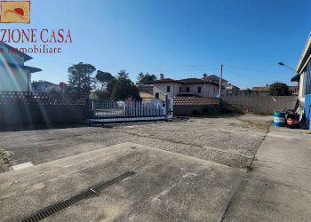 Foto 2 - Capannone via della braida, Cormons - foto 2